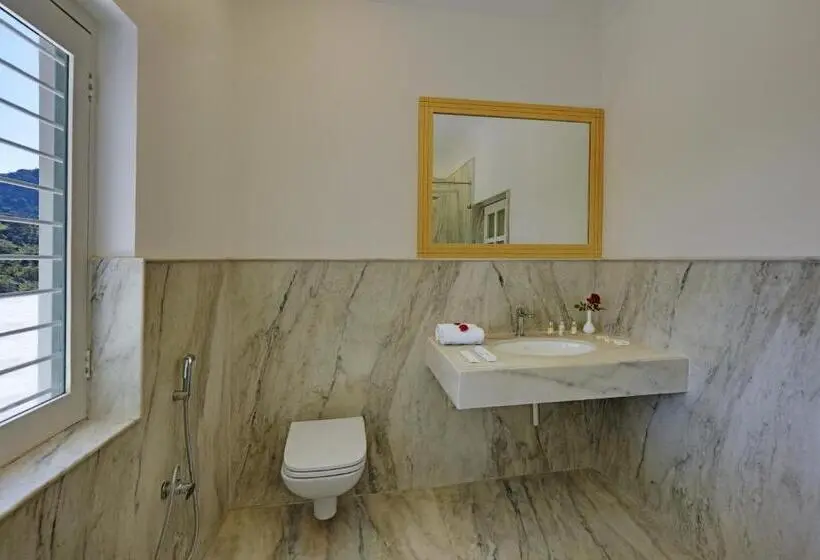 デラックスルーム, The Mount Bungalow Mount Abu
