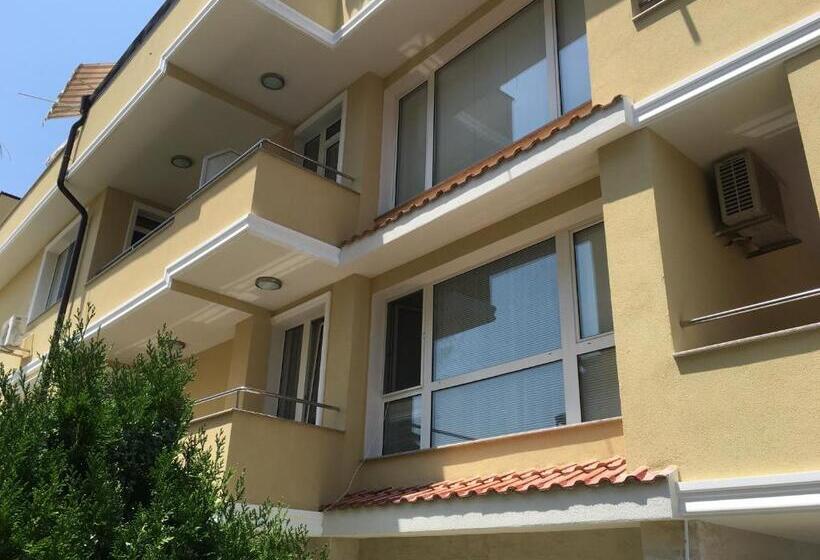 شقة غرفتين نوم مزودة بشُرفة, Villa Diana