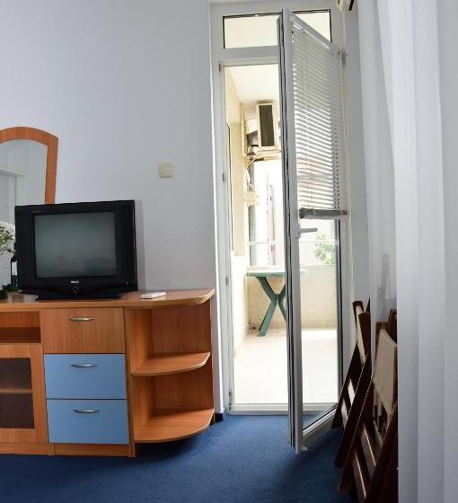 جناح جونيور مزوَّد بشرفة, Villa Diana