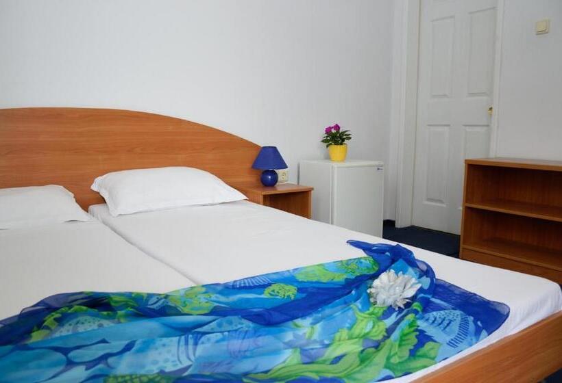 جناح جونيور مزوَّد بشرفة, Villa Diana