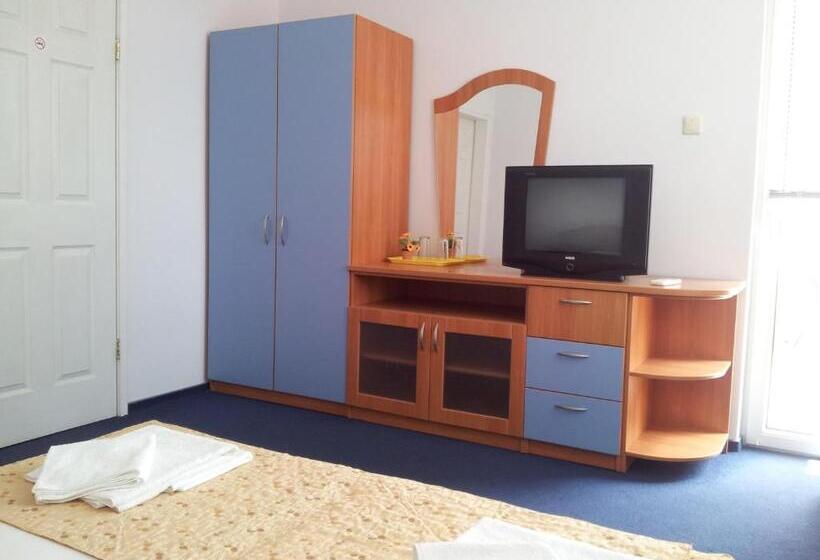 جناح جونيور مزوَّد بشرفة, Villa Diana