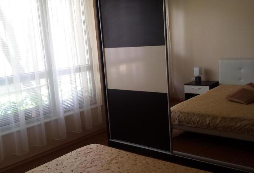 شقة غرفتين نوم مطلة على الحديقة, Villa Diana