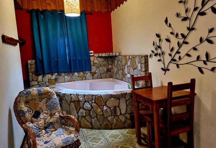 جناح مزود بجاكوزى, Pousada Palma Chalés