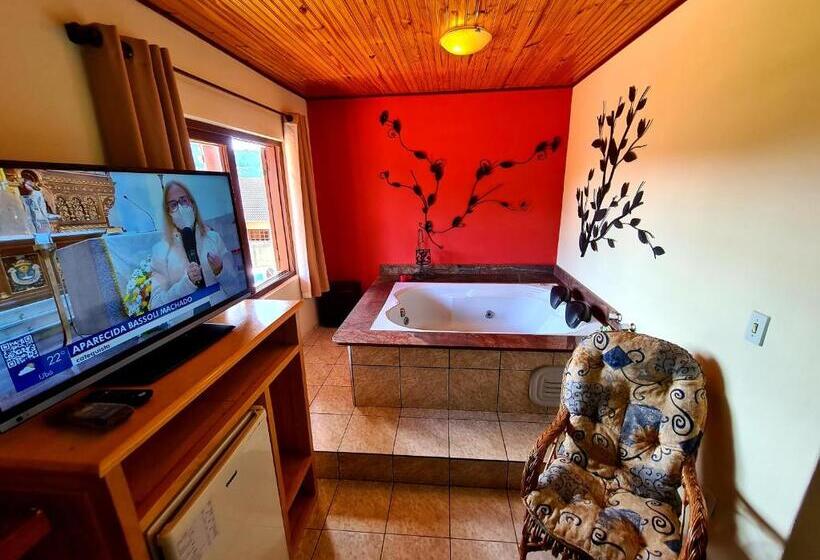 جناح, Pousada Palma Chalés