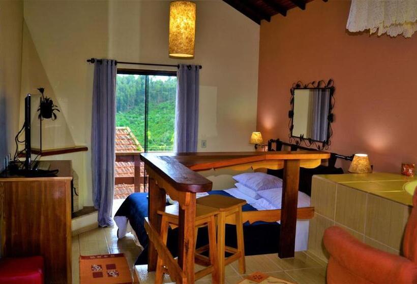 جناح مطلّ علي الجبل, Pousada Palma Chalés