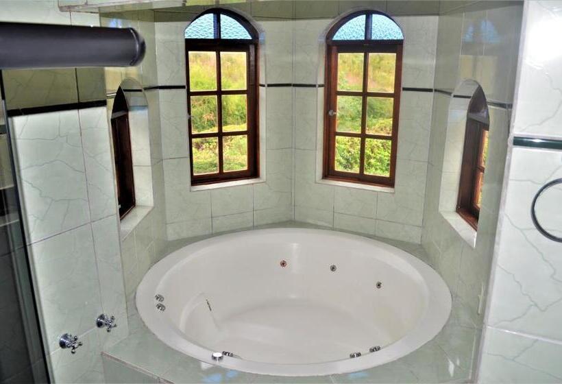 جناح مزوَّد بشرفة, Pousada Palma Chalés