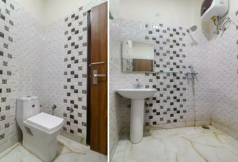 חדר קלאסי לשלושה, Taj Classic