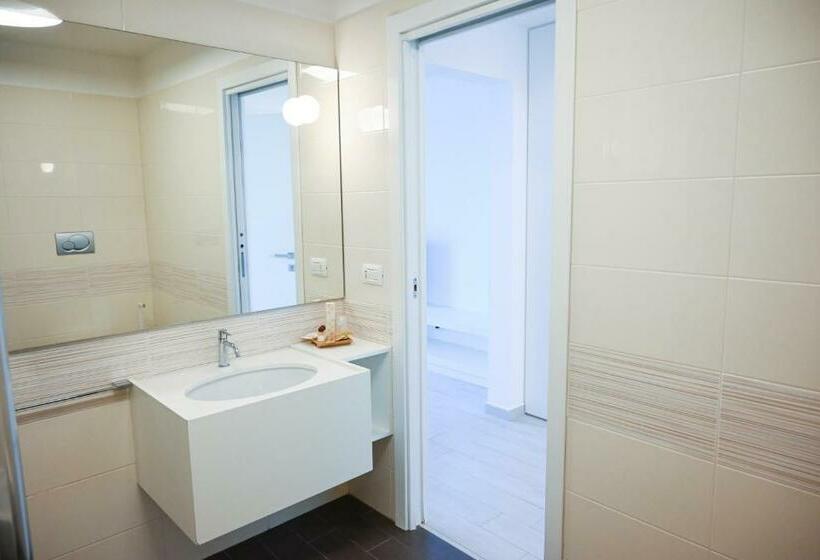 اتاق لوکس با چشم‌انداز دریا, Il B&b Di Alice