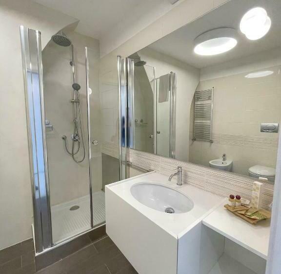 اتاق لوکس با چشم‌انداز دریا, Il B&b Di Alice