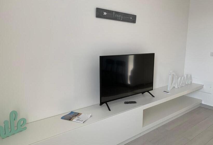 اتاق لوکس با چشم‌انداز دریا, Il B&b Di Alice