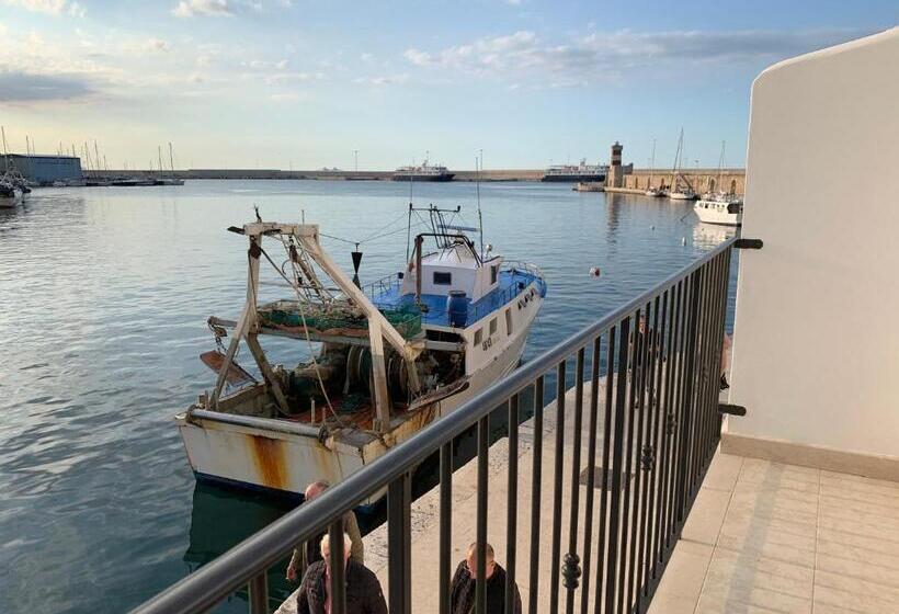 اتاق لوکس با چشم‌انداز دریا, Il B&b Di Alice