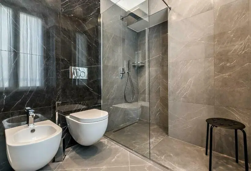 اتاق لوکس با بالکن, Benso Rooms