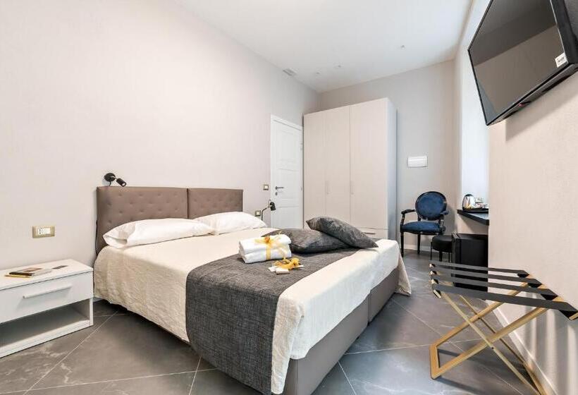 اتاق لوکس با بالکن, Benso Rooms