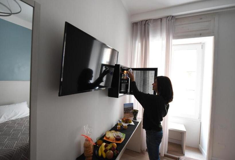 اتاق استاندارد چهار تخته, Nicola S Luxury Rooms