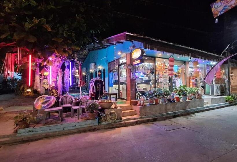 غرفة عائلية, Runa Group House Samed