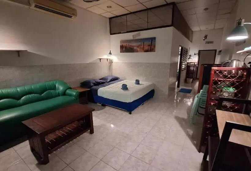 テラス付きスタンダードワンルーム, Runa Group House Samed