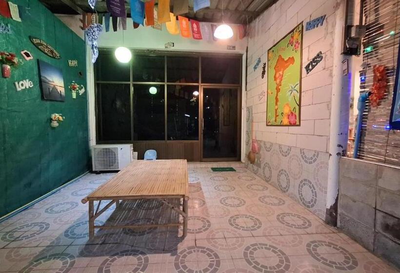 إستوديو قياسى مزودة بتراس, Runa Group House Samed