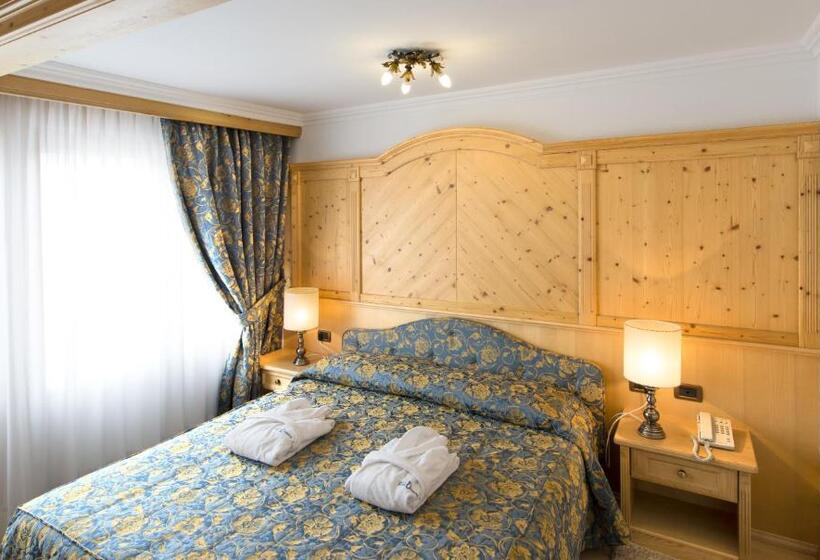 سوییت خانوادگی, Alpen Hotel Corona