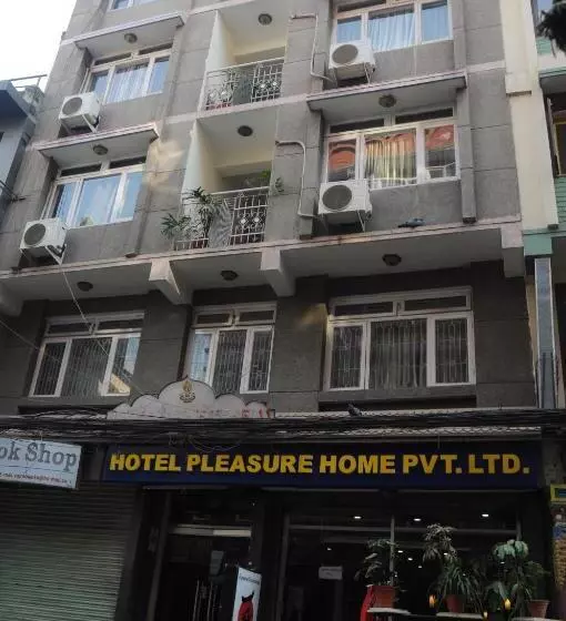 スタンダードシングルルーム, Pleasure Home
