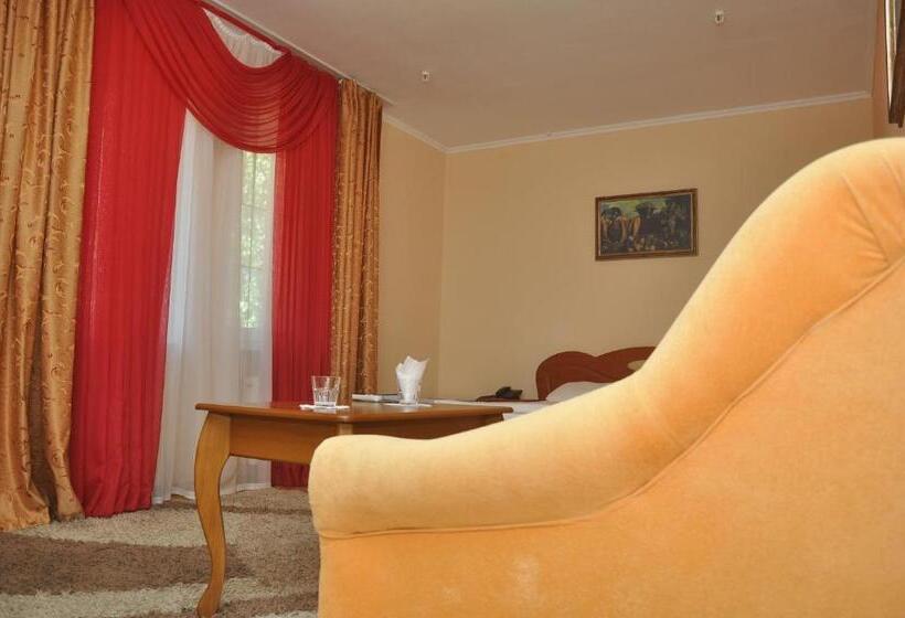 جناح جونيور, Casablanca