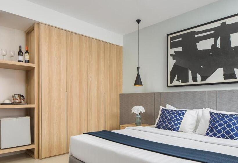 اتاق لوکس, Altos