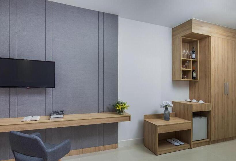 اتاق لوکس, Altos