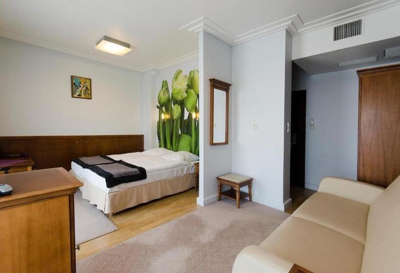 Triple Room Sea View, Apollo