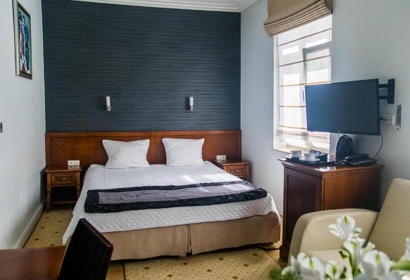 标准三人间, Apollo