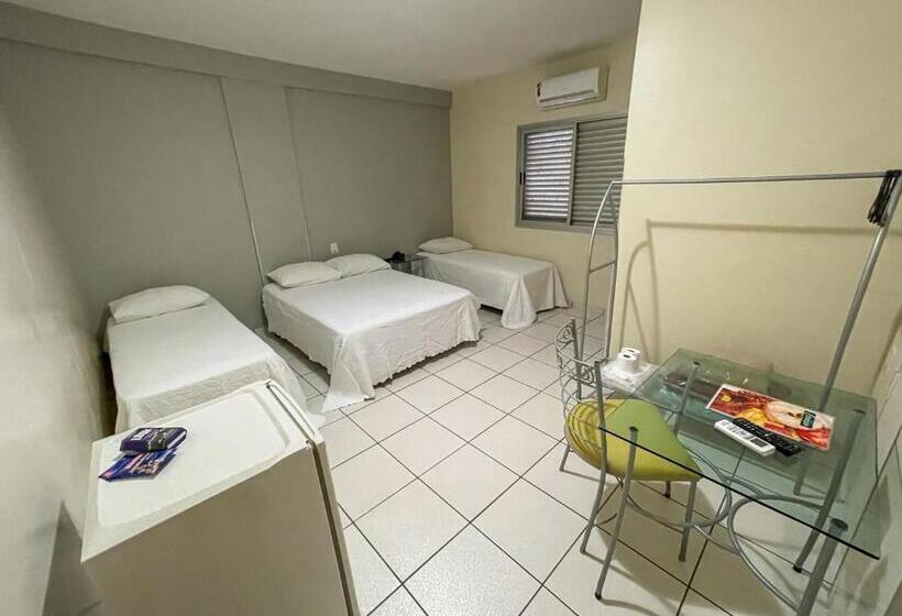 디럭스 트리플 룸, Canada