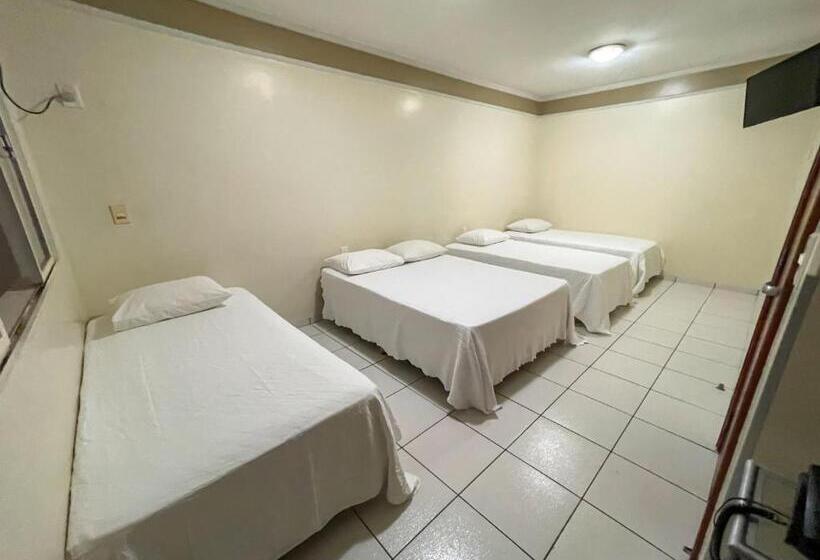 디럭스 트리플 룸, Canada