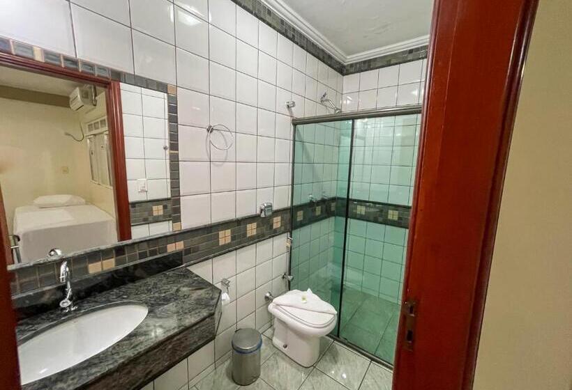 디럭스 트리플 룸, Canada