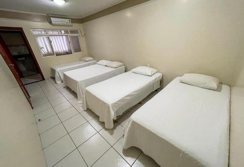 디럭스 4인 룸, Canada