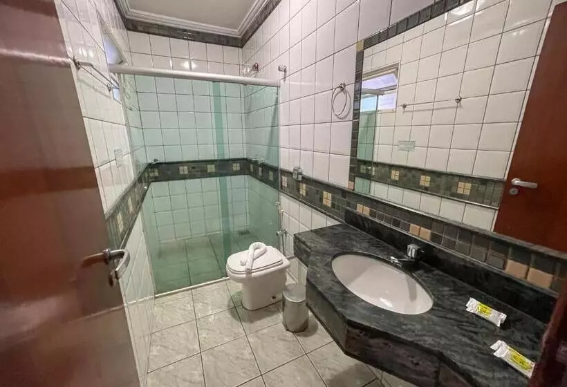 デラックスの４人部屋, Canada