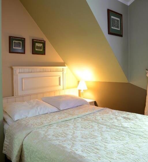 اتاق استاندارد یک نفره, Dwór Carski