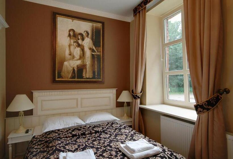 آپارتمان 1 خوابه, Dwór Carski