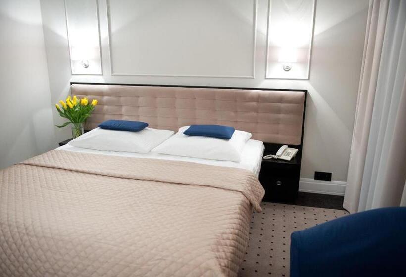 اتاق استاندارد, Focus