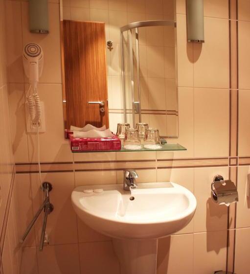 اتاق استاندارد چهار تخته, Helios