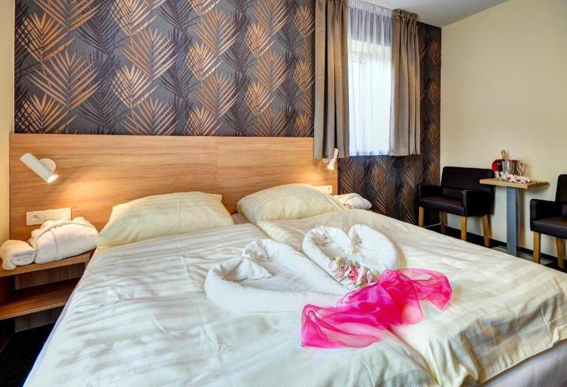 Superior Room with Terrace, Helios