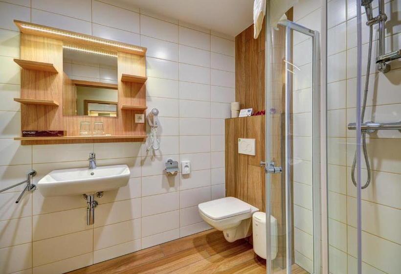 اتاق سوپریور خانوادگی, Helios