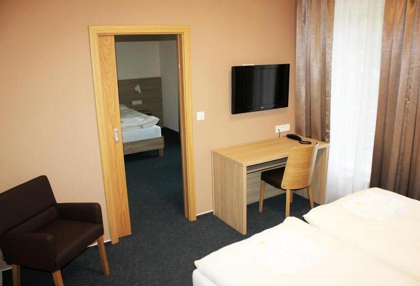 اتاق سوپریور خانوادگی, Helios