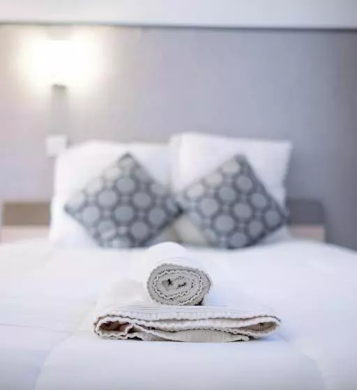 Standard Neljän Hengen Huone, Hôtel Pedussaut