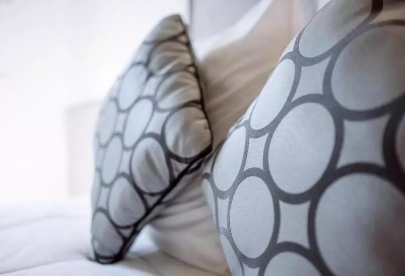 Standard Neljän Hengen Huone, Hôtel Pedussaut