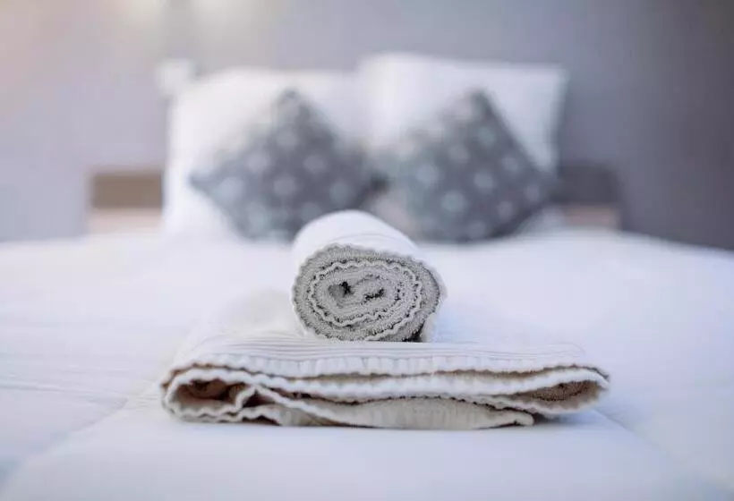 Standard Neljän Hengen Huone, Hôtel Pedussaut