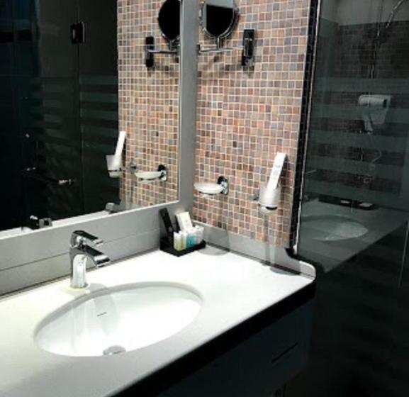 标准间, Millennia Olaya