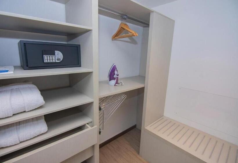 小型套房, Radisson Blu Plaza El Bosque Santiago