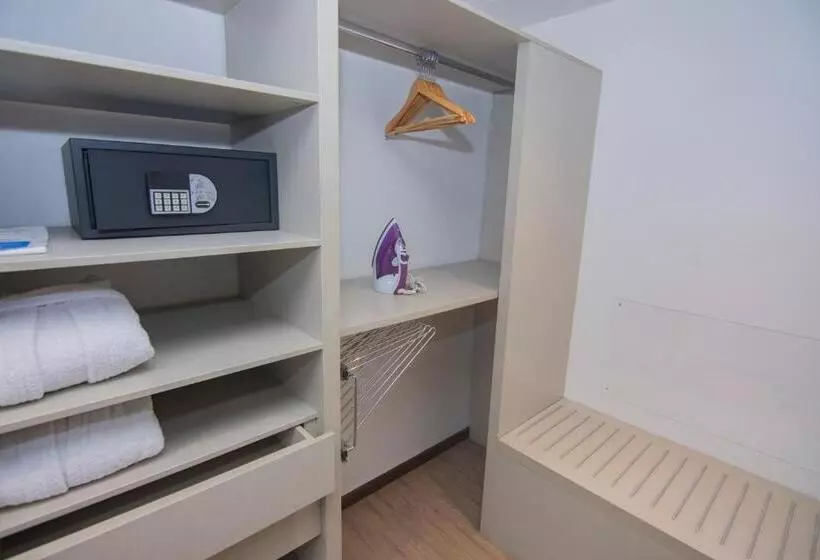 سوییت جونیور, Radisson Blu Plaza El Bosque Santiago