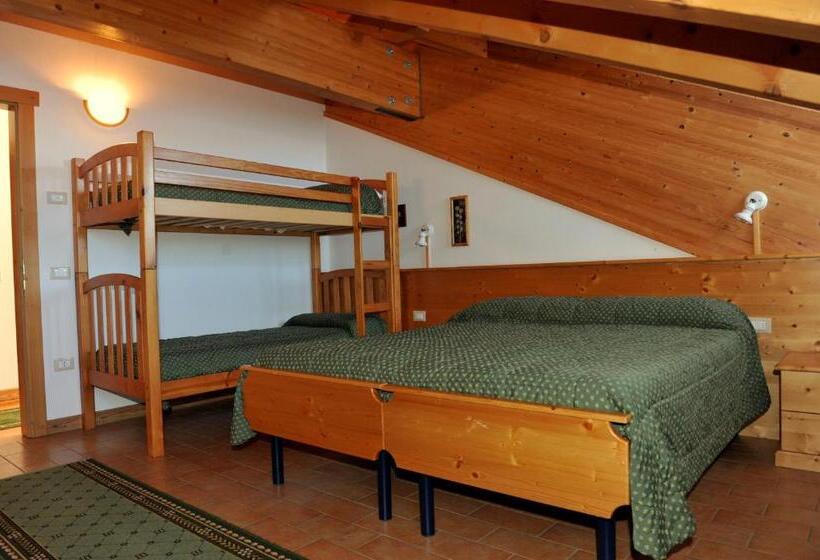 חדר סטנדרט לארבעה, Rifugio Predaia Ai Todesci