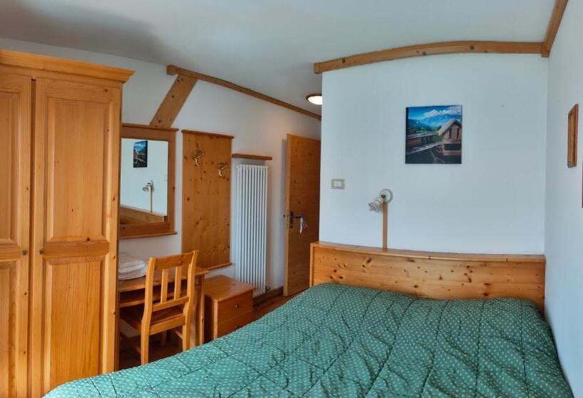 חדר בסיסי, Rifugio Predaia Ai Todesci