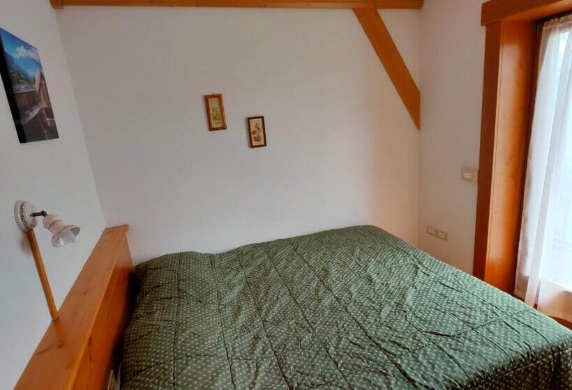 חדר בסיסי, Rifugio Predaia Ai Todesci