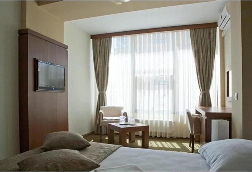 اتاق استاندارد, Royale